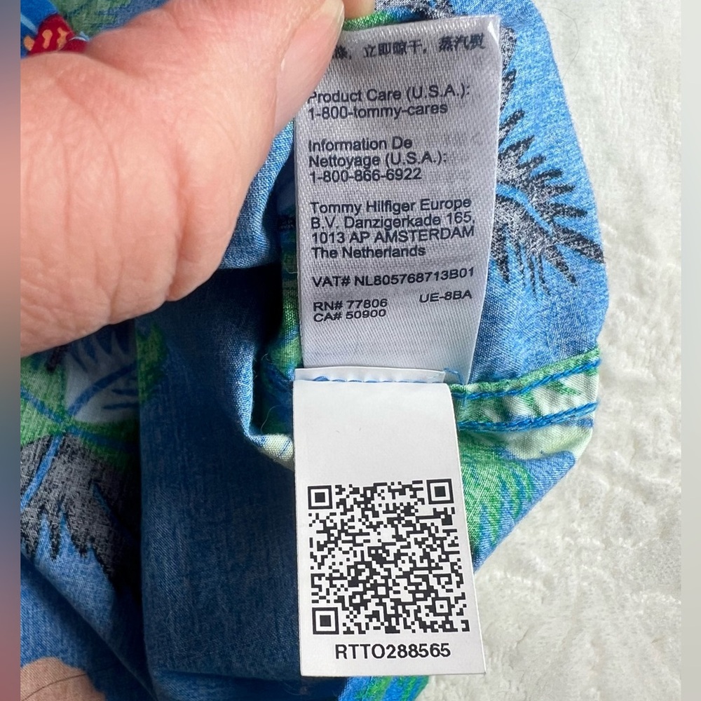 Tommy Hilfiger Boys Short Sleeve Button Down Shirt Tropical Parrot Print - Picture 7 of 7